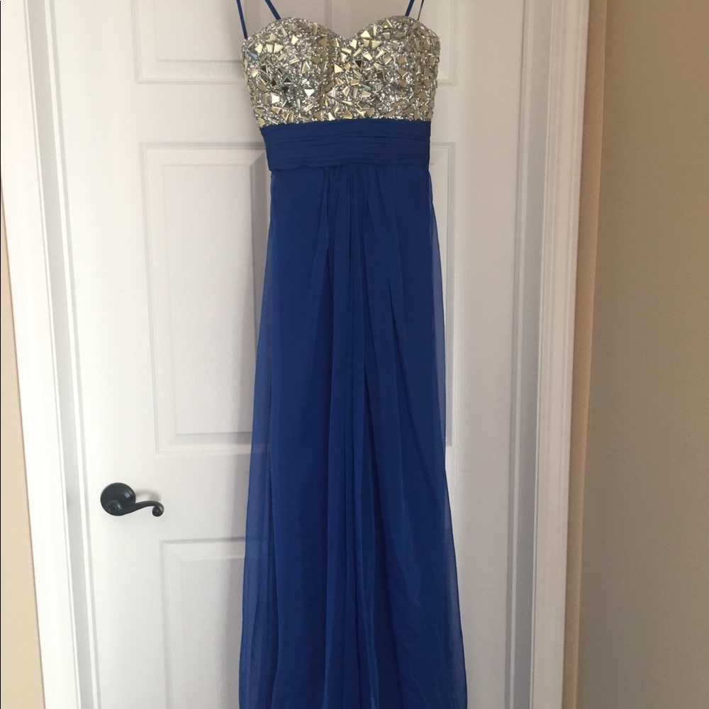 Evening dress in royal blue
